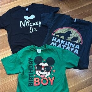 Disney Black and Green Short Sleeve Tees
